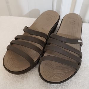 Crocs Rhonda Style Brown Strappy Slip on Sandals women's Size 10 Wide